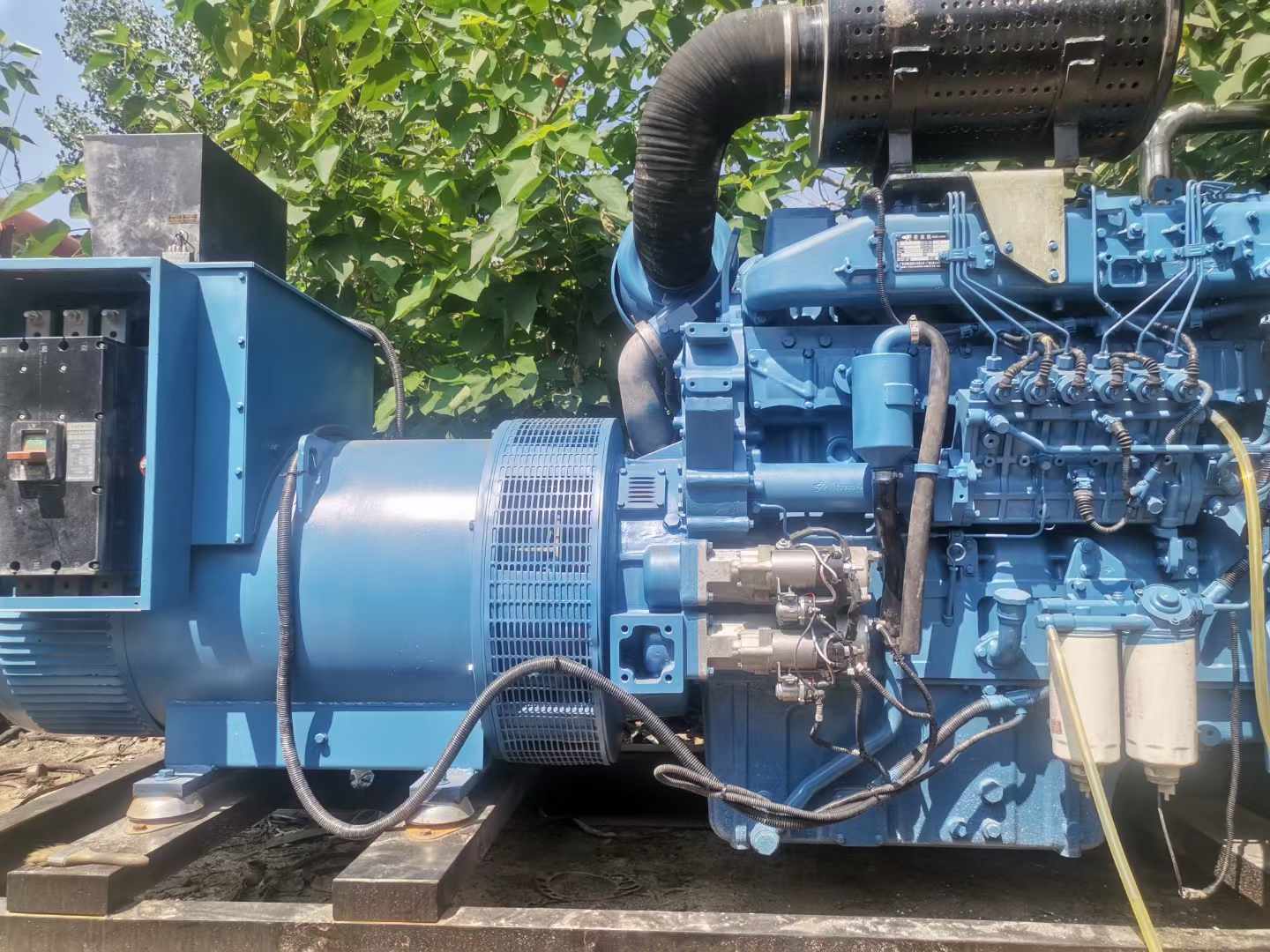平和详细说明降低 800kW 柴油发电机输出电流波动的方法